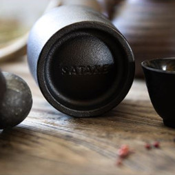 Morter af Støbejern og Valnød