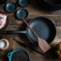 Lightweight Cast Iron Frying Pan 24 cm Honeycomb