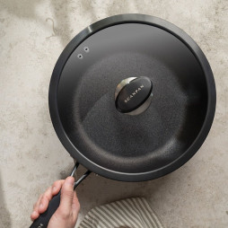 Sauté pan with lid